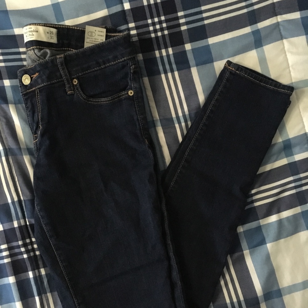 Gently worn dark wash jeans😊 - SALE!